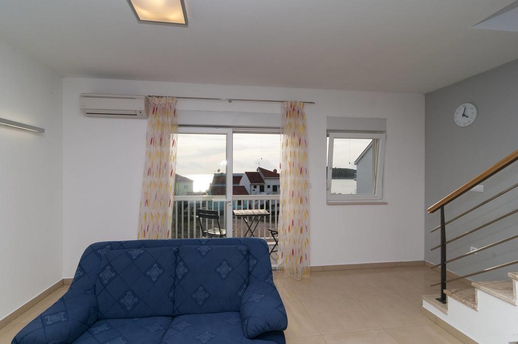 Apartment David Rogoznica  Rum bild
